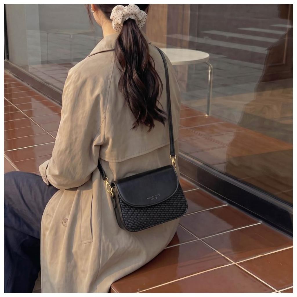 Xeie Thuk Crossbody Bag Women PU Adjustable Strap Daily Commute