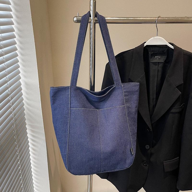 Bag Women's Large Capacity 2025 New Spring Leisure Niche Design Shoulder Shopping Bag Foreign Commuter Tote Bag