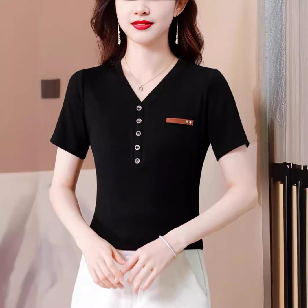 

Large size short-sleeved t-shirt women s summer 2025 new fashion v-neck slim-fit striped shirt temperament top 4XL чорний