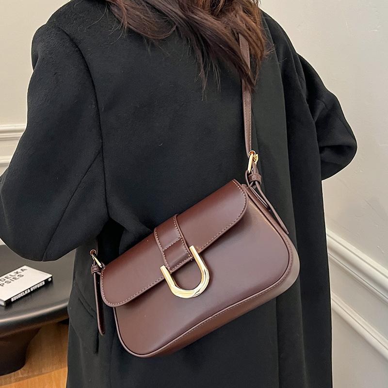2025 new Korean version retro fashion casual commuter bag retro horseshoe buckle underarm bag single shoulder crossbody small square bag