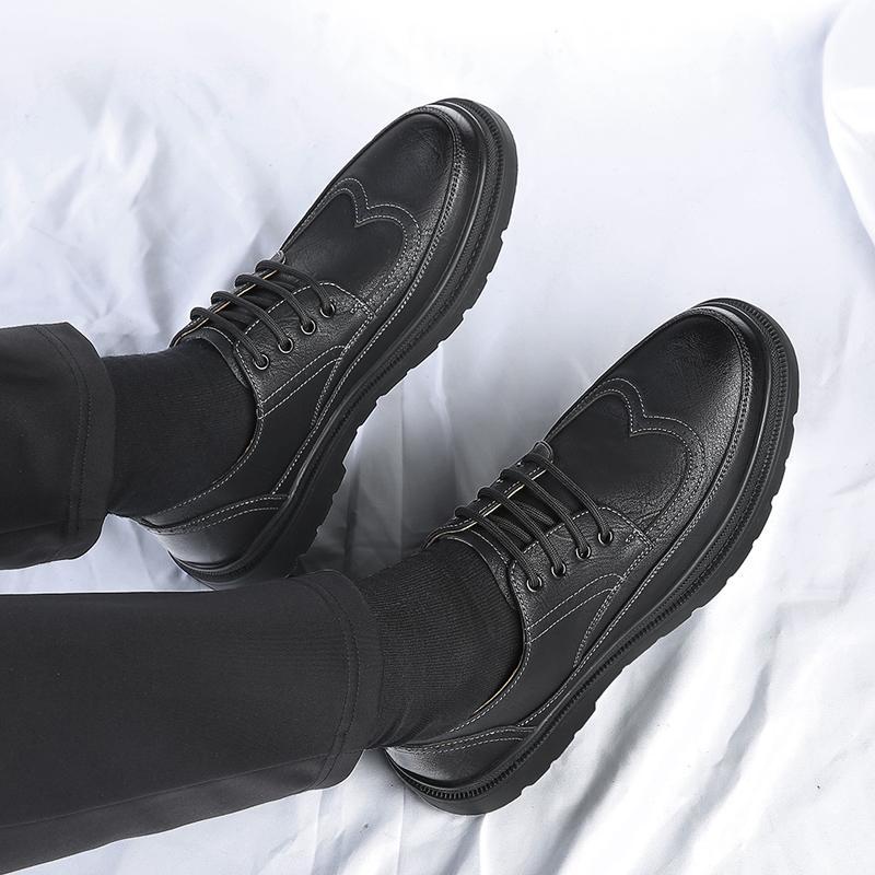 Handcrafted Mens Oxford Shoes Casual Leather Brogue Shoes Classic Formal Dress Footwear Versatile Man Business Flats Gents Shoes