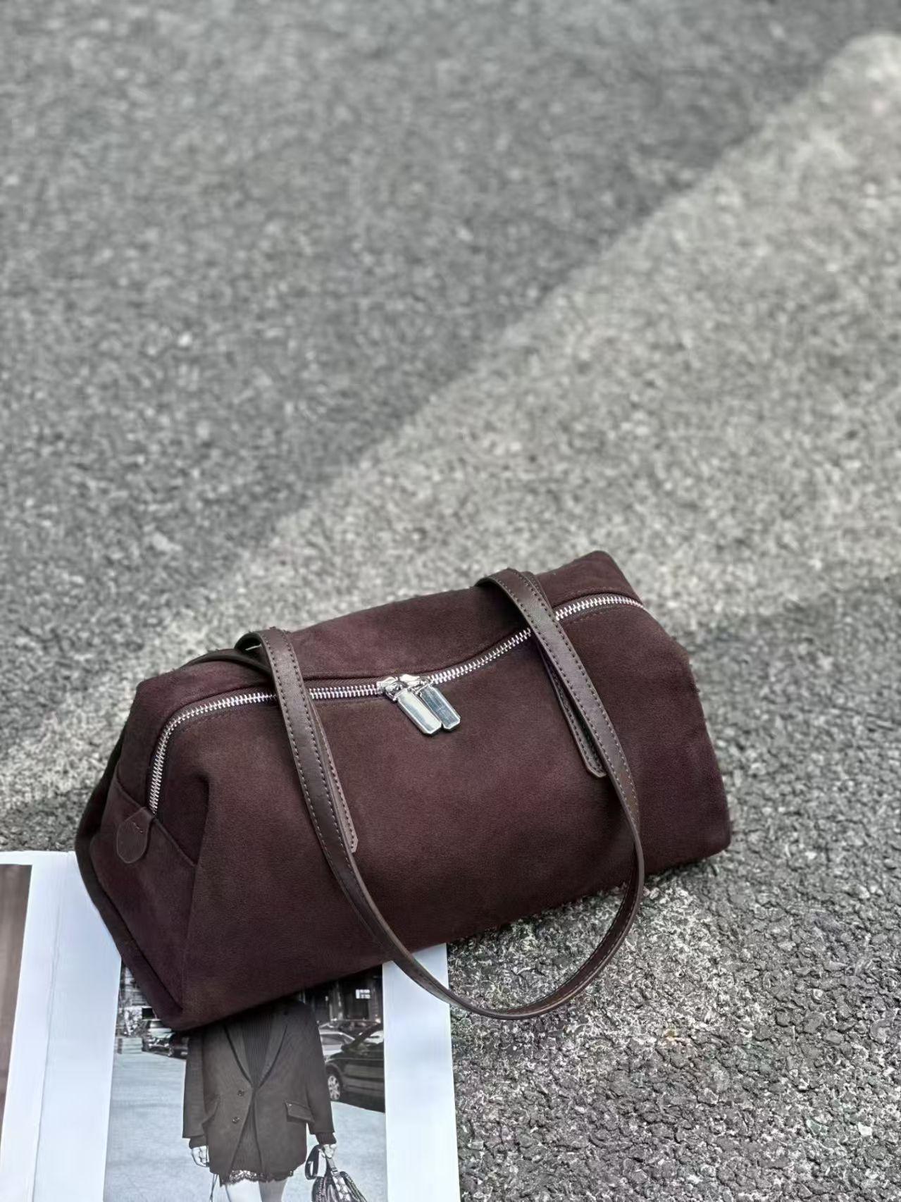 

Underarm Bag Women s 2025 New Leather Retro Matte Deerskin Large Capacity Single-shoulder Crossbody 33x14x18 кавовий