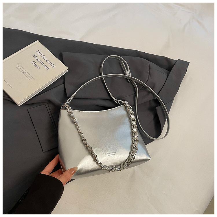 Chain Underarm Bag Women's Fashion Bucket Bag 2025 New Simple Niche Casual Shoulder Messenger Bag