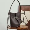 The First-Layer Cowhide Bucket Bag Has A Simple Design, Commuting Leather, Large-Capacity Versatile Single Shoulder Oblique Span Women'S Bag.