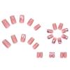 Glänzender Diamant-Nagel zum Tragen. Neues Nagelpflaster. In einer Sekunde tragbar. Fertiges Produkt. Kurzes Nagelpflaster.