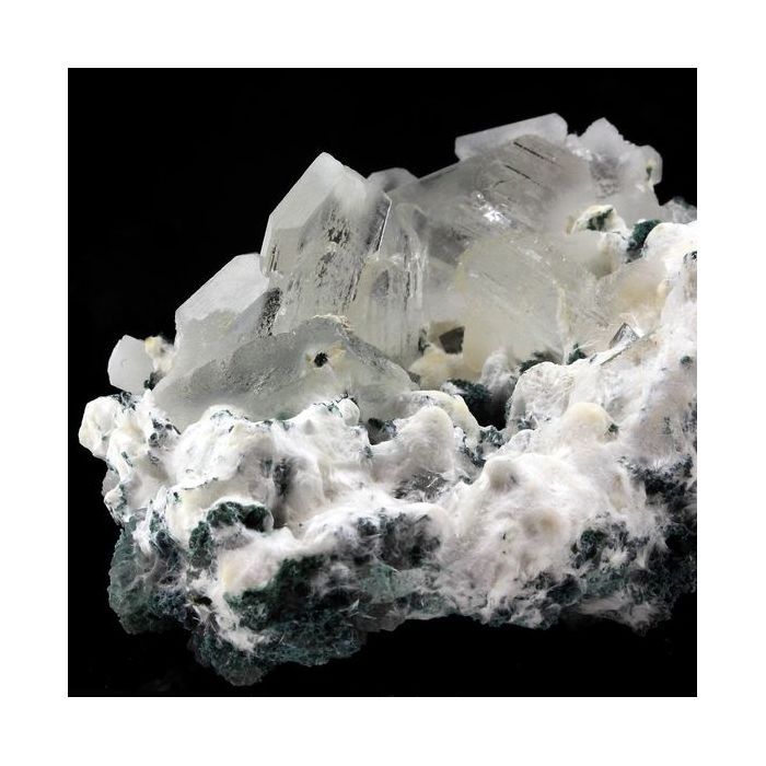 Pierres et Minéraux. Mordenite + Baryte. 545.5 ct. Jalgaon District, Maharashtra, Inde..