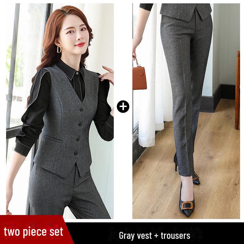 

Женский осенний профессиональный жилет для работы на стойке регистрации в отеле и в банке S