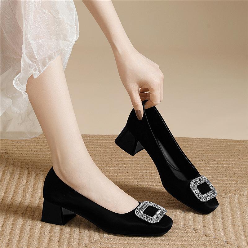 Neue französische High Heels, High-End-Schuhe, modische leichte Luxus-Schuhe mit dickem Absatz, vielseitige Damen-Schuhe mit Strasssteinen für den Alltag