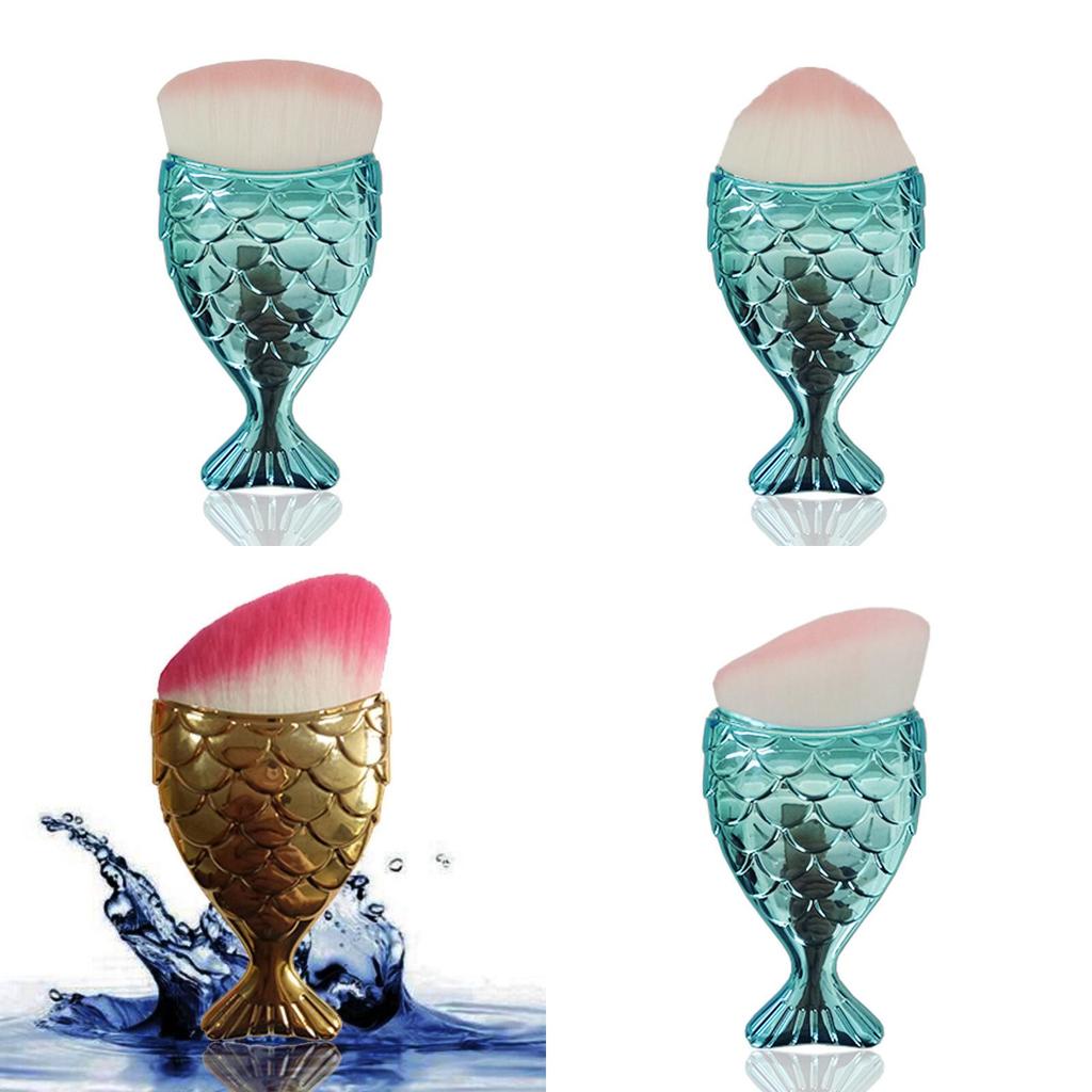Fish Scale Makeup Brush With Compact Size For Travel And Everyday Beauty Routine