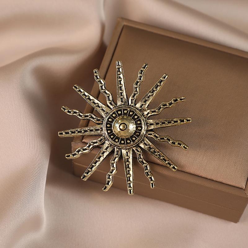 Butterfly Musical Note Brooch Fashionable Retro Corsage Clothing Pin Anti-Exposure Accessory