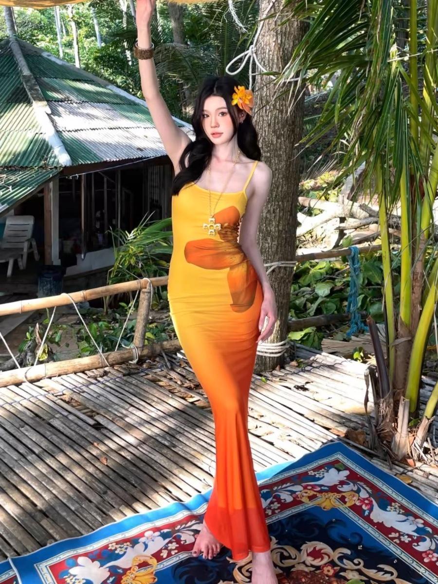 

French Retro Spicy Fishtail Dress with Gradient Flower Design Small