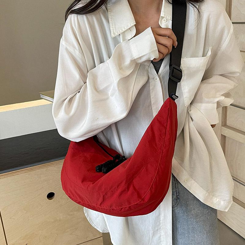 Korean version diagonal span bag Harajuku large capacity shoulder shoulder unisex dumpling bag crescent nylon underarm shoulder bag