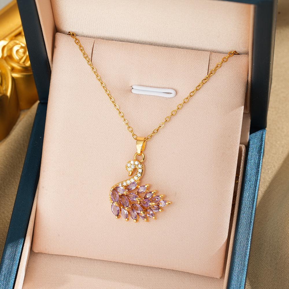 Collar de cadena para clavícula de acero de titanio con colgante de cisne incrustado de circonita para mujer, cadena niche y versátil de acero de titanio
