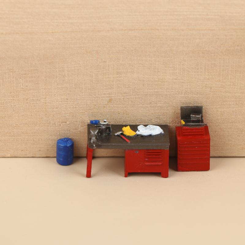 1/64 Scale Tool Bench/Pegboard Model Garage Scene Display Prop Accessories Collection Gifts