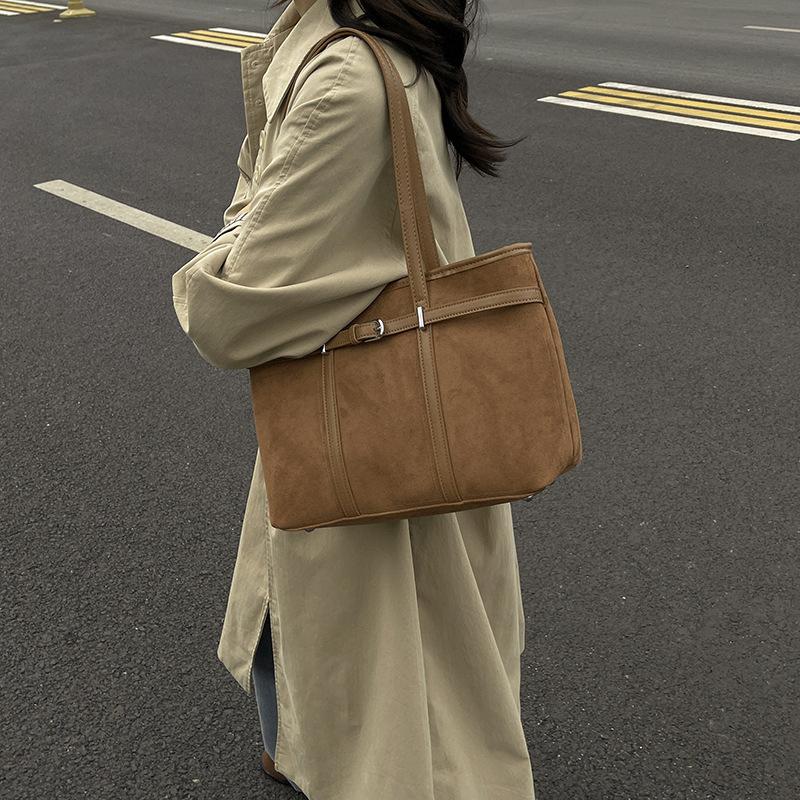 Fashion bag women's new large-capacity tote bag casual retro fashion commuter shoulder bag