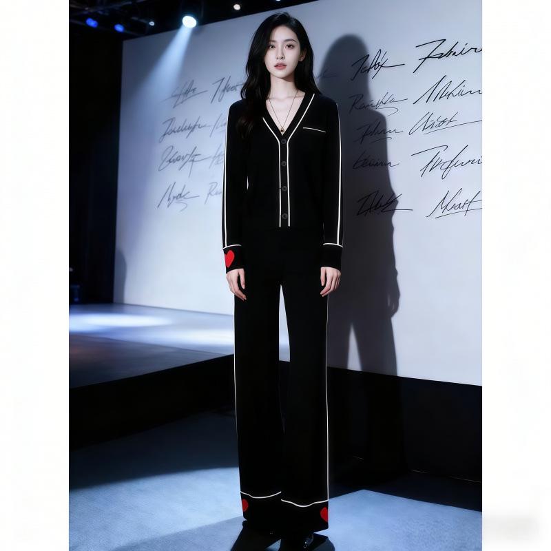 French Retro Style Women s Knit Top & Wide-Leg Pants Suit - New 2026 Slimming Casual Two-Piece M