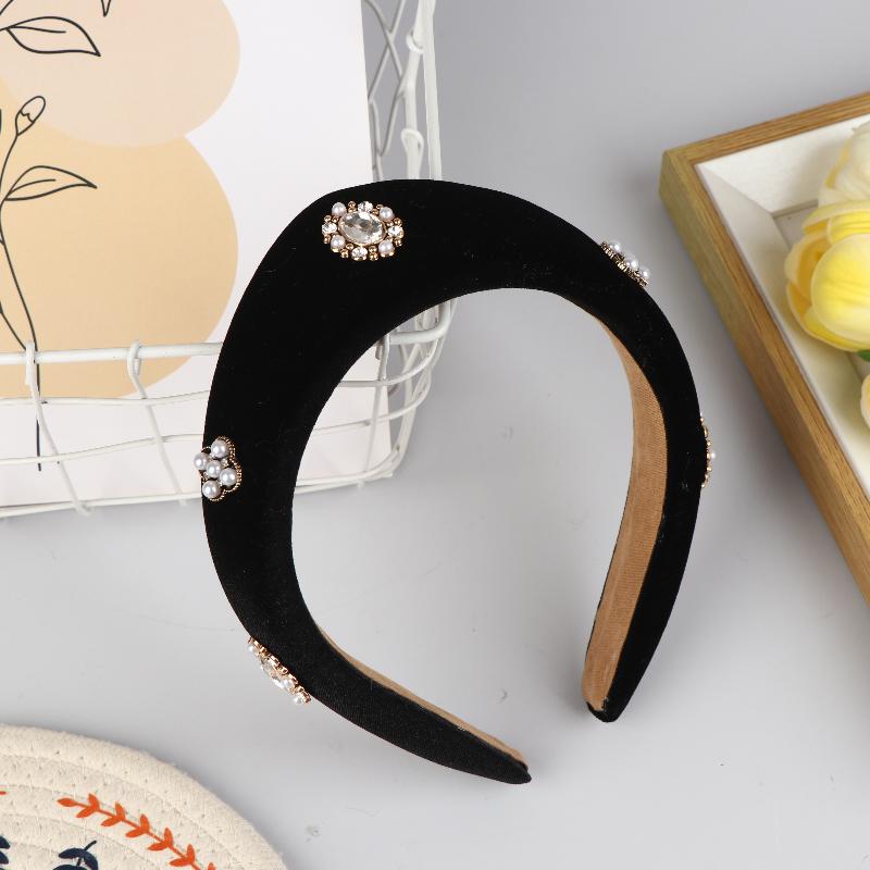 Velvet Headband For Women European And American  British Retro Hairpin Headband For Girls Home Leisure Headwear