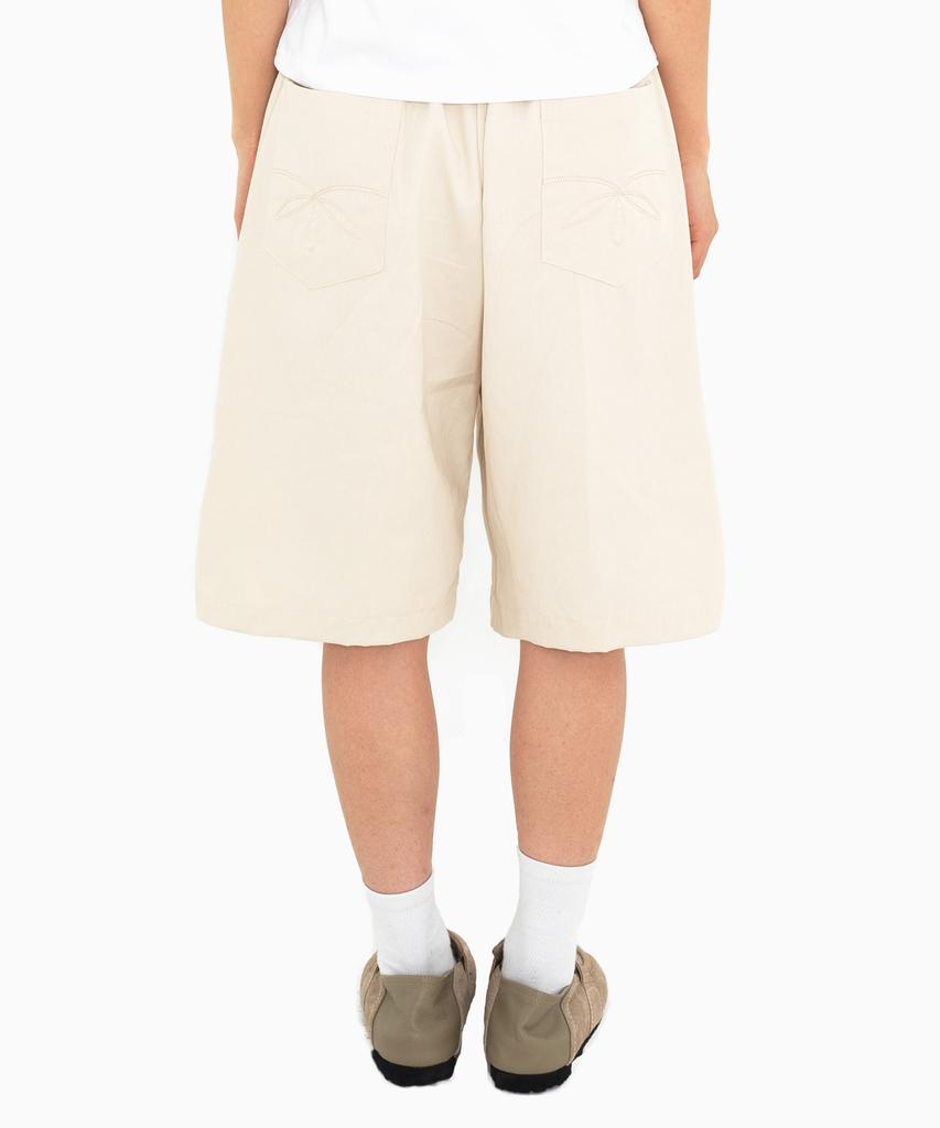 Ebeulisi Western Bermuda Chino Pants (Beige)