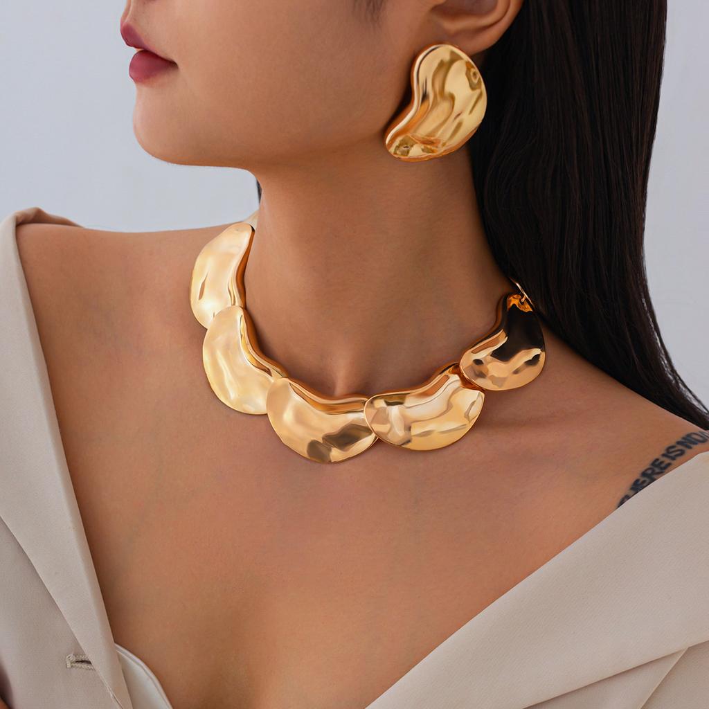 Wind Metal Pleated Irregular Pea Splicing Necklace, Fashionable Geometric Glossy Collarbone Necklace