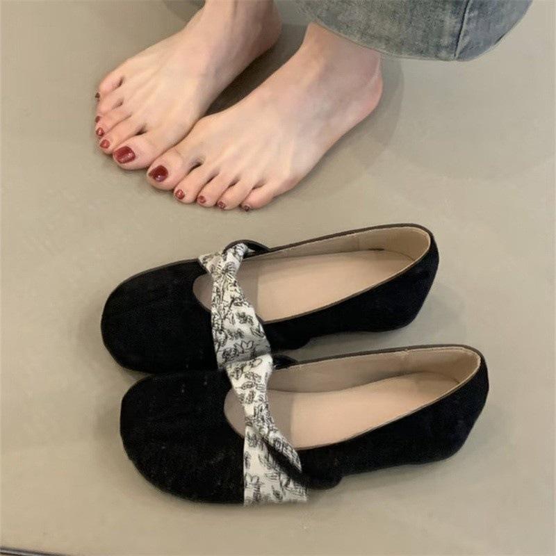 

Красивые туфли на скрытой платформе, женские новые, юбочные, не утомляющие ноги, балетки Мэри Джейн 35 чёрный