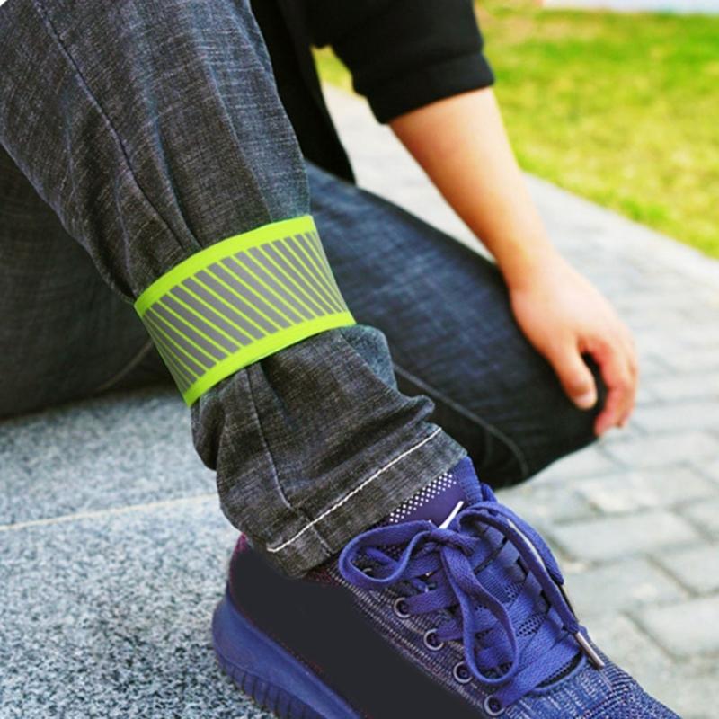 Adjustable Reflective Wristband Safety Wrist Strap with Twills Pattern for Outdoor Cycling Adventure and City Commuting