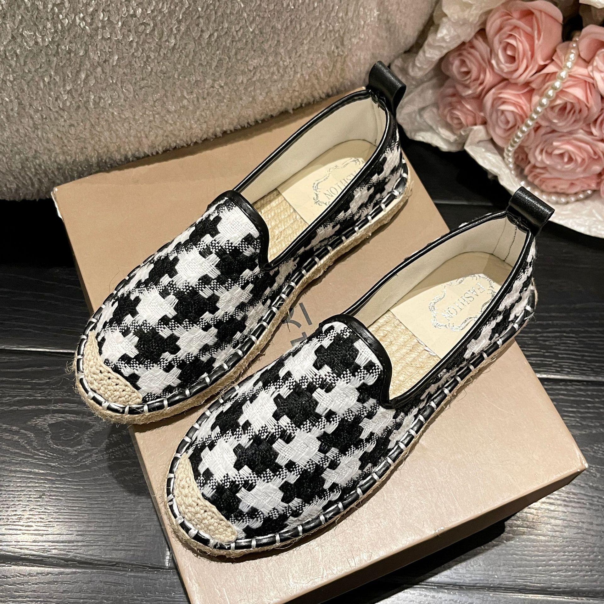 Temperament Simple Flat Shoes Весна 2024 Новые универсальные туфли на плоской подошве Удобные и дышащие повседневные женские туфли для поездок на работу 35 чёрный 2549₽