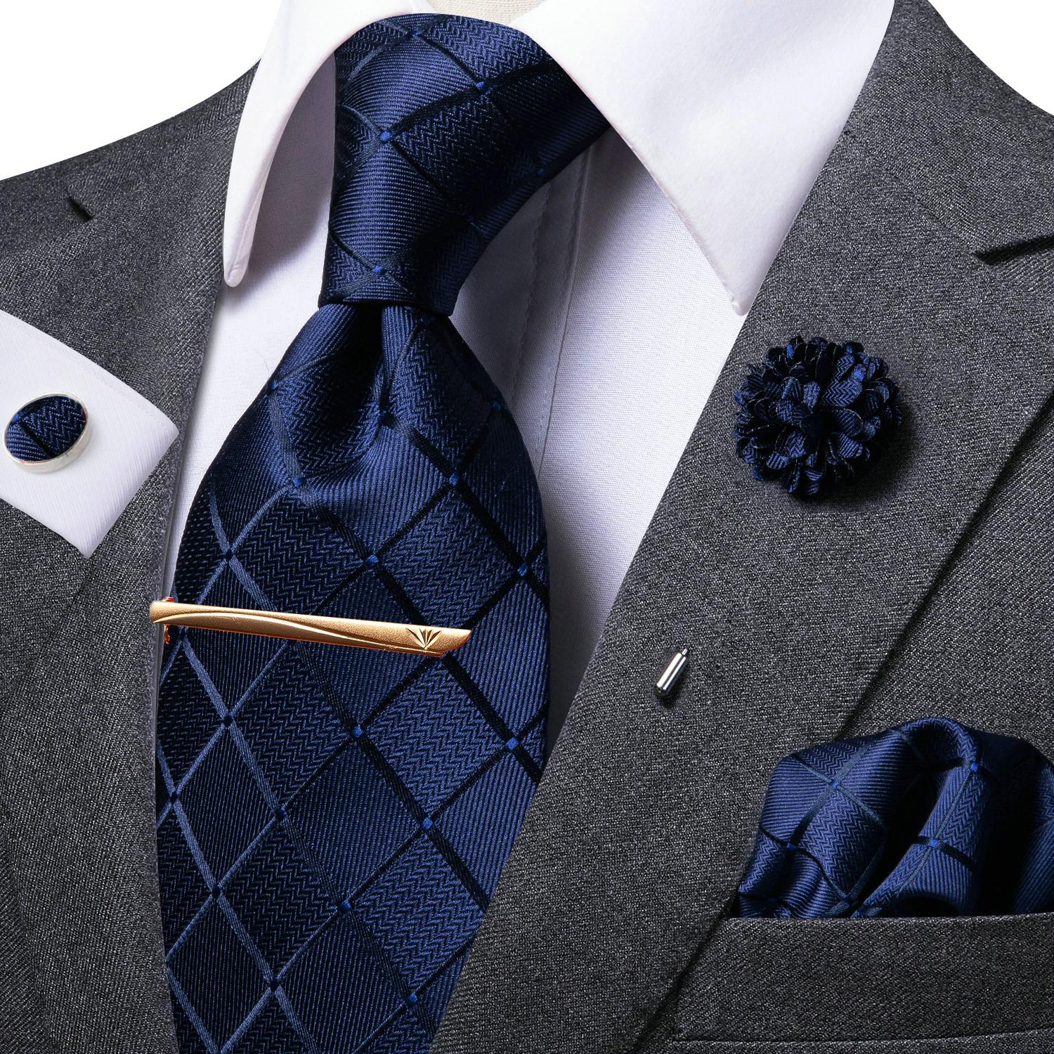 

Набор для мужчин: шёлковый галстук + носовой платок + 2 запонки + булавка с брошью N-1656