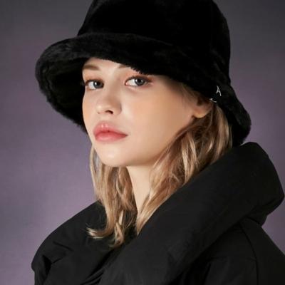 Fur Logo Point Bucket Hat Black