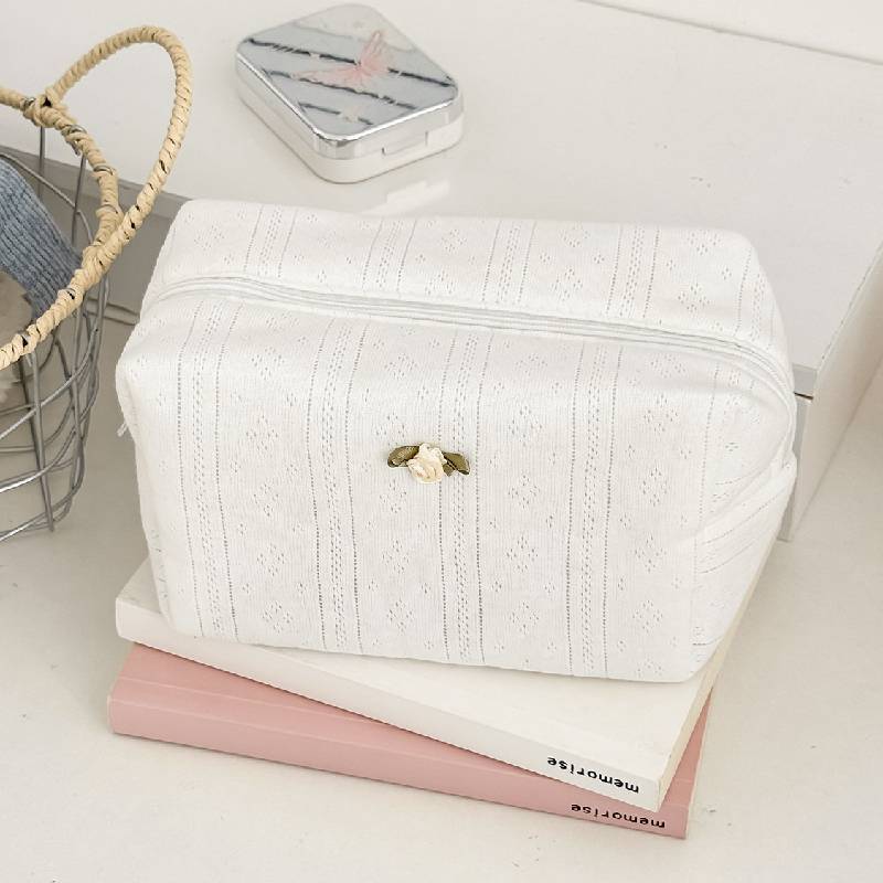 Small Rose Knitted Cotton Octagonal Makeup Storage Bag With Waterproof Design For Daily Use