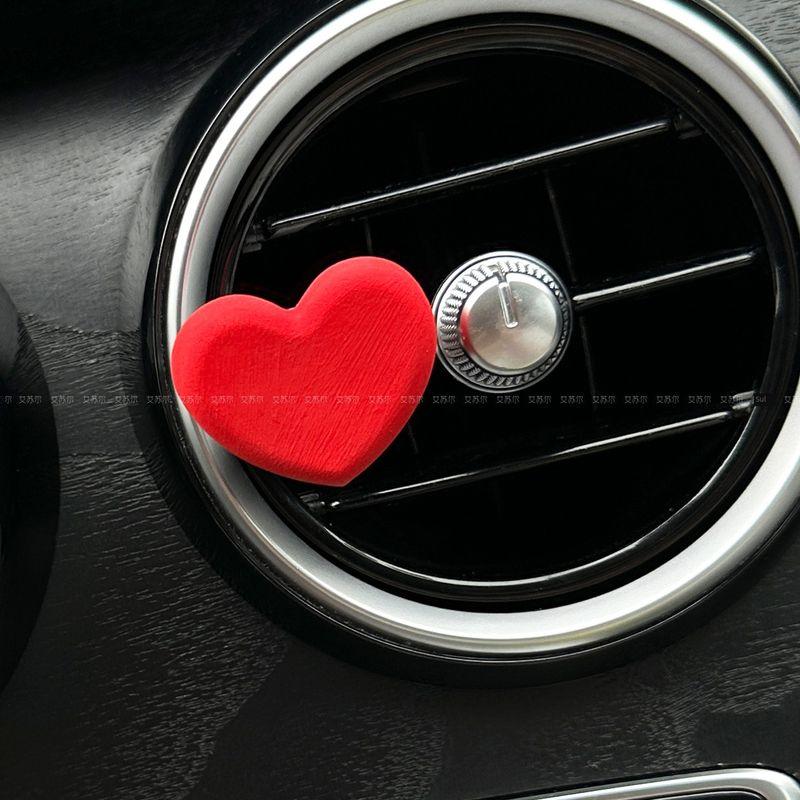 Ragdoll Cat Car Air Freshener Diffuser Stone for Air Conditioning Vent, Heart-Shaped Car Interior Decoration Ornament, Cute and Creative Red Heart