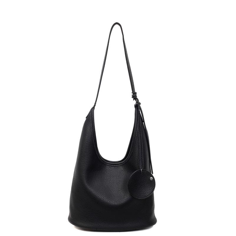 Shoulder Bag Women's Large-capacity Armpit Bag New Versatile Commuter Bucket Bag Tote Bag