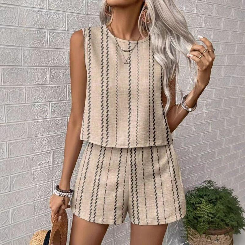 

Fashion Summer Casual Stripes Sleeveless Fashion Vest Shorts Two-piece Set Khaki M