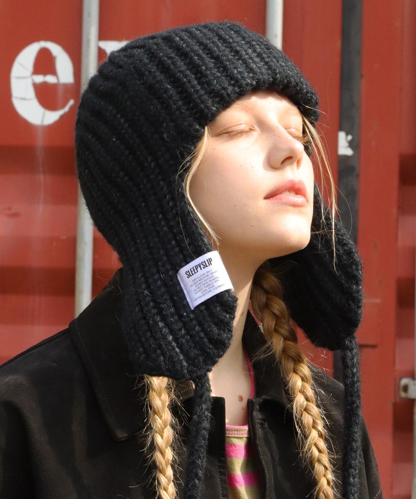 Seullipiseullib Moss Knit Black Trooper Hat