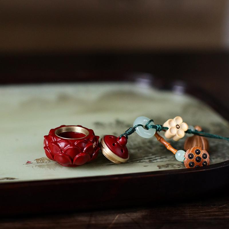 

Натуральная необработанная киноварь, пурпурно-золотистый цвет, песок, саше с ароматом лотоса, брелок, подарочный набор в китайском стиле, высококлассный и элегантный