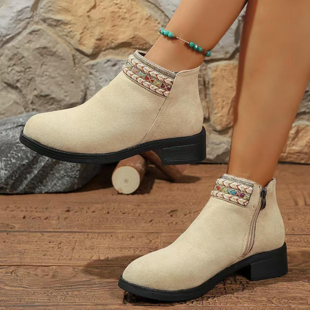 2025 New Roman-Style Bohemian Women's Boots - Plus Size Round-Toe Short Boots
