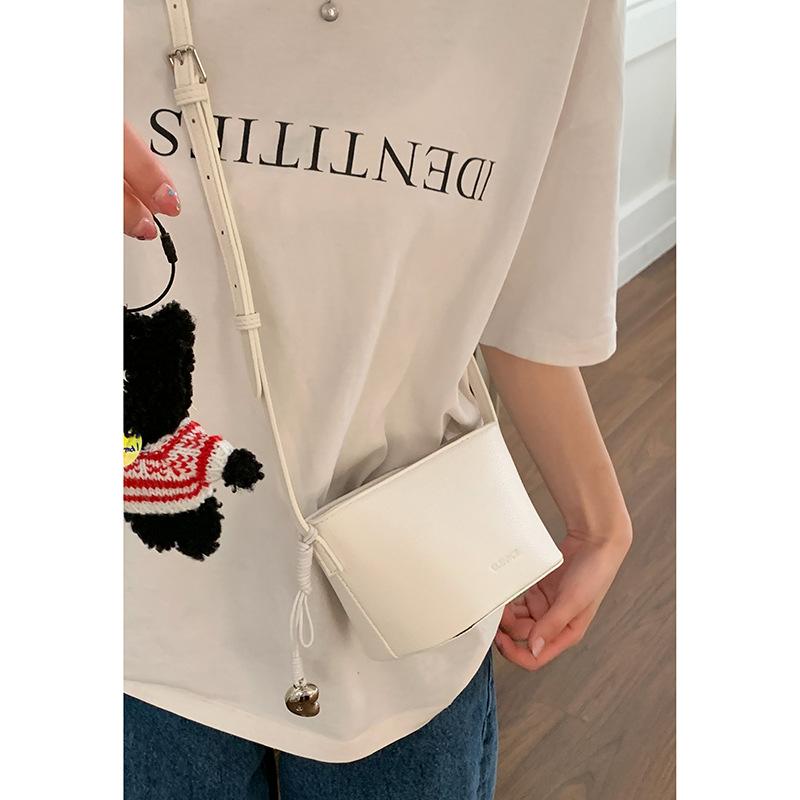 Niche Fashion Lychee Pattern Bucket Bag Women's 2025 New Simple Shoulder Messenger Bag Casual Mobile Phone Bag