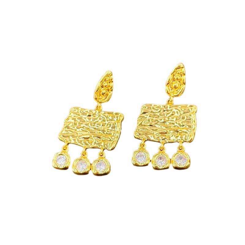 Geometric Creative Gold Zircon Earrings Women'S High-End Texture Gold-Plated Stud Earrings