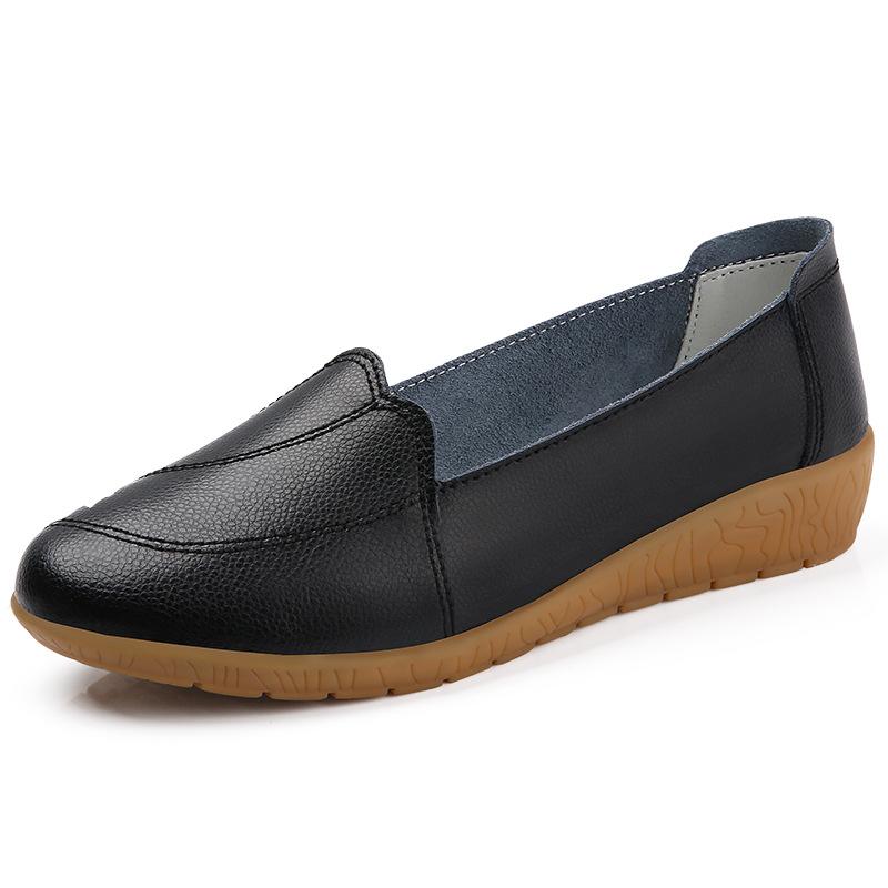 Spring and Autumn Soft-soled Leather Shoes for Women Middle School Mother Doodle Shoes Large Size Flat Leather Small White Shoes Retro Style