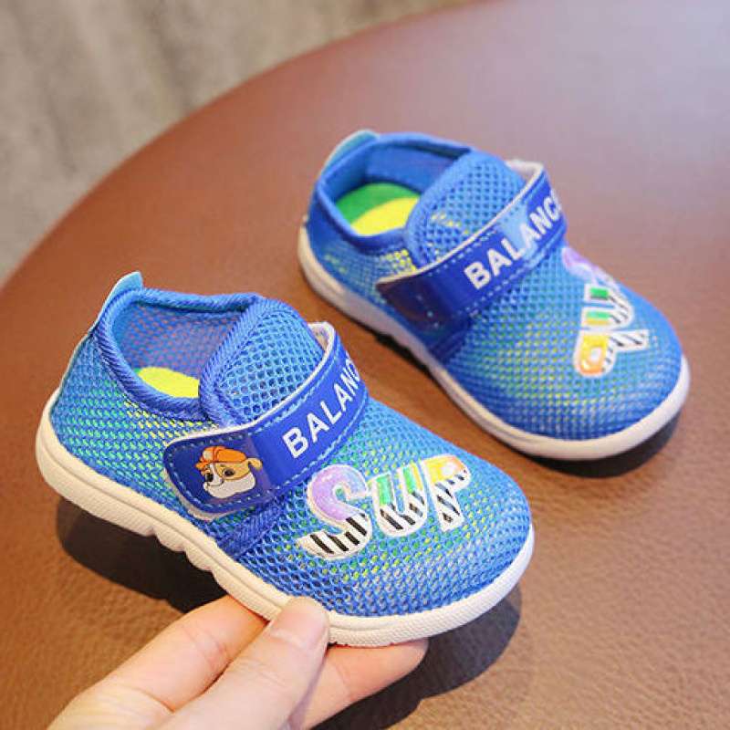 Solid bottom 0-1-3 year old baby breathable mesh shoes boys and girls sports shoes summer soft sole non-slip baby toddler shoes