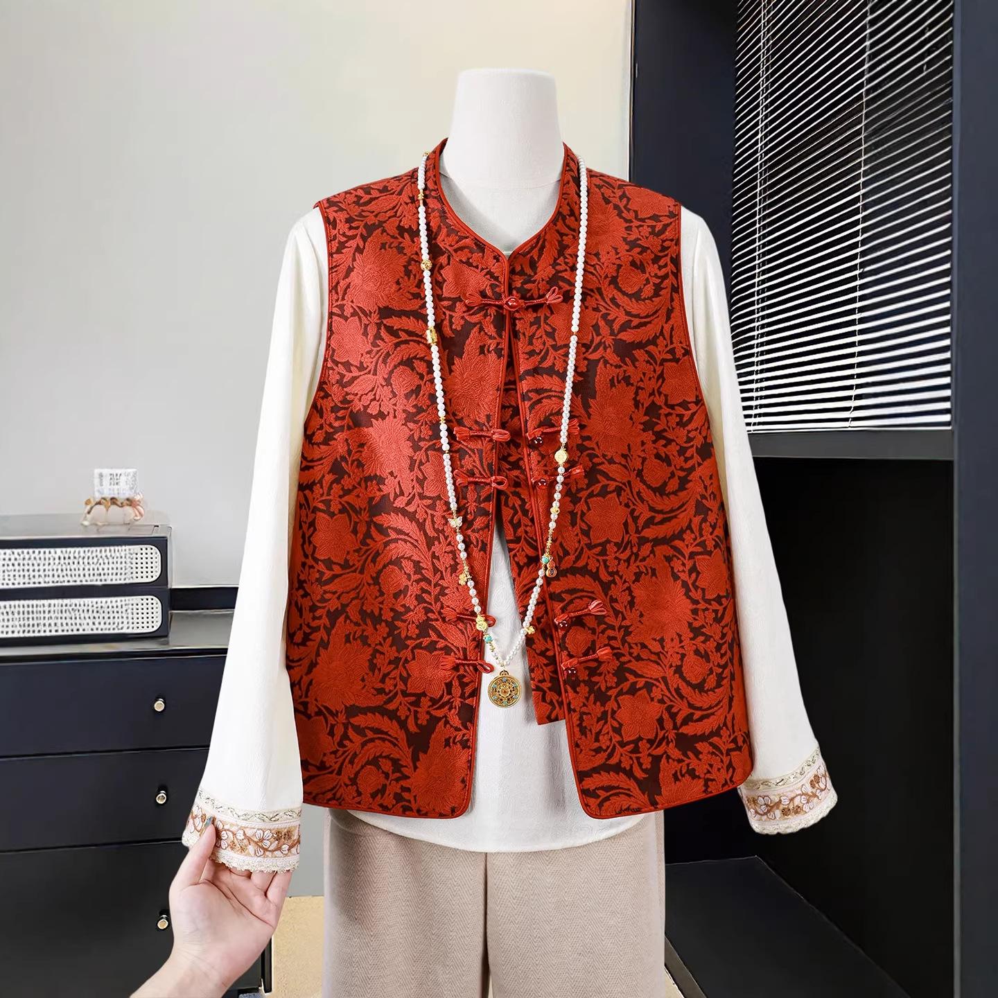 

Spring & Autumn Embroidered Vest for Middle-Aged Women – Trendy Chinese-Style Camisole Jacket 2XL (110-125 jin) красный