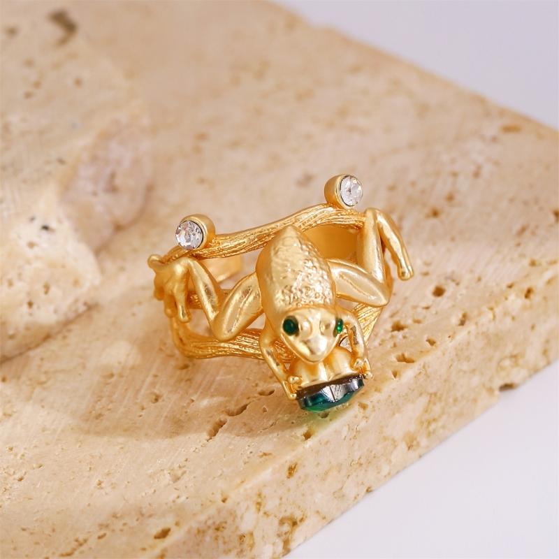 Emerald Green Heart Frogs Hug Ring Stylish Animal Finger Ring Unique Vintage Fashion Statement Jewelry for Women