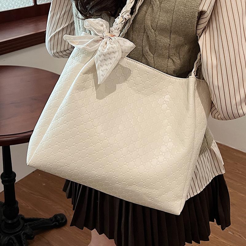 Skulderveske med stor kapasitet for kvinner Ny stil Moteabel Enkel Casual Moteabel Pendling Arbeid Håndbåret Tote-veske for kvinner