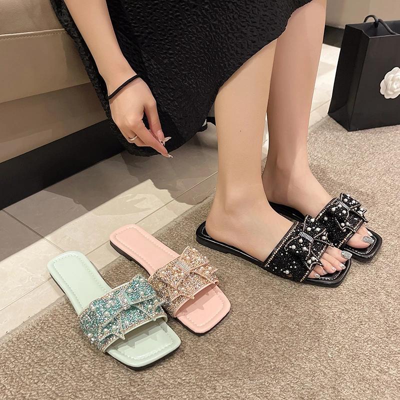 Fashion Women Summer Slippers 2025 New Luxury Design Crystal Pearl Bowknot Ladies Fashion Sandals Plus Size Women Flip Flops Flat Shoes