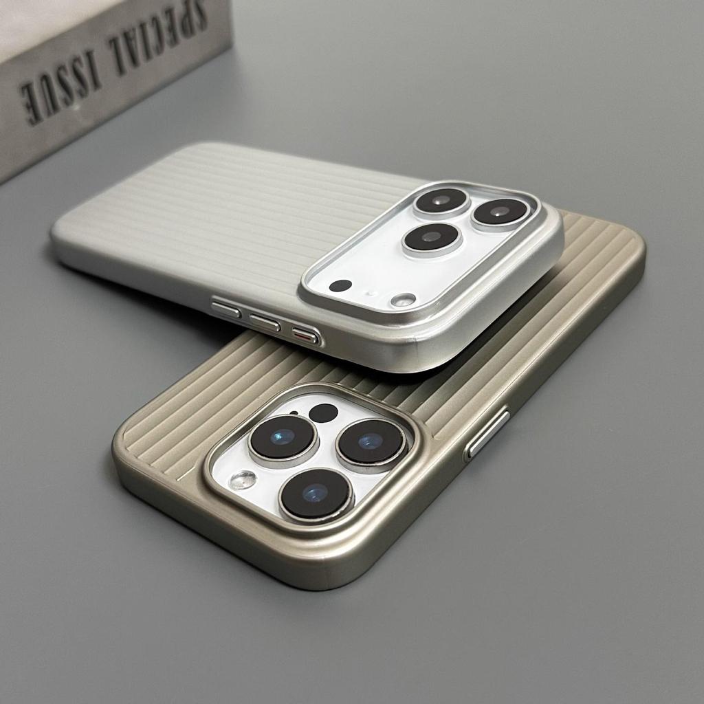 iPhone 17 Pro Max Magnetic Case: Corrugated Light Ridge, Matte Skin-Feel, Stylish Design