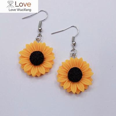 Fashion Ladies Sunflower Flower Resin Earrings Golden Sun Flowers Earrings Simple Style Daisy Statement Earrings Gifts