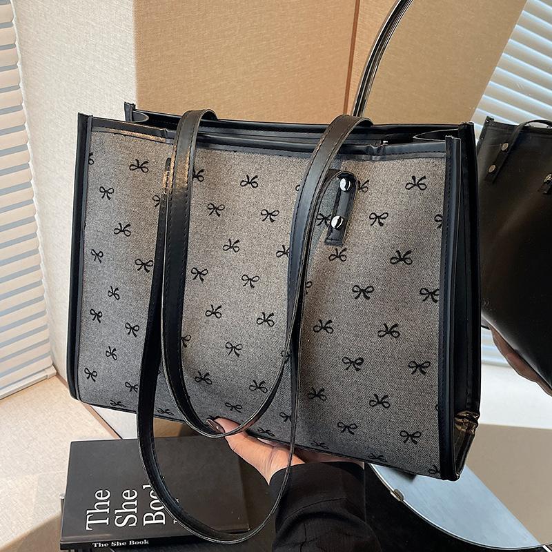 Large Capacity Bag New Korean Tote Bag Casual Women's Bag Shopping Bag Versatile Work Commuter Shoulder Bag