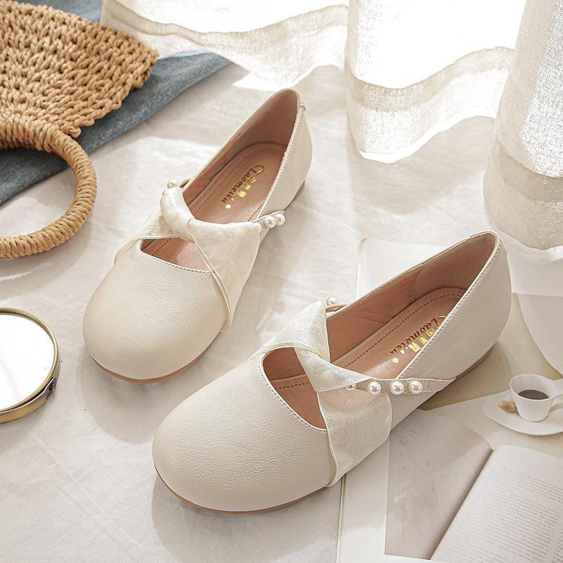 

Spring and summer new versatile shallow mouth flat bottom with skirt Mary Jane shoes women s soft sole large size Doudou shoes 33 абрикосовый