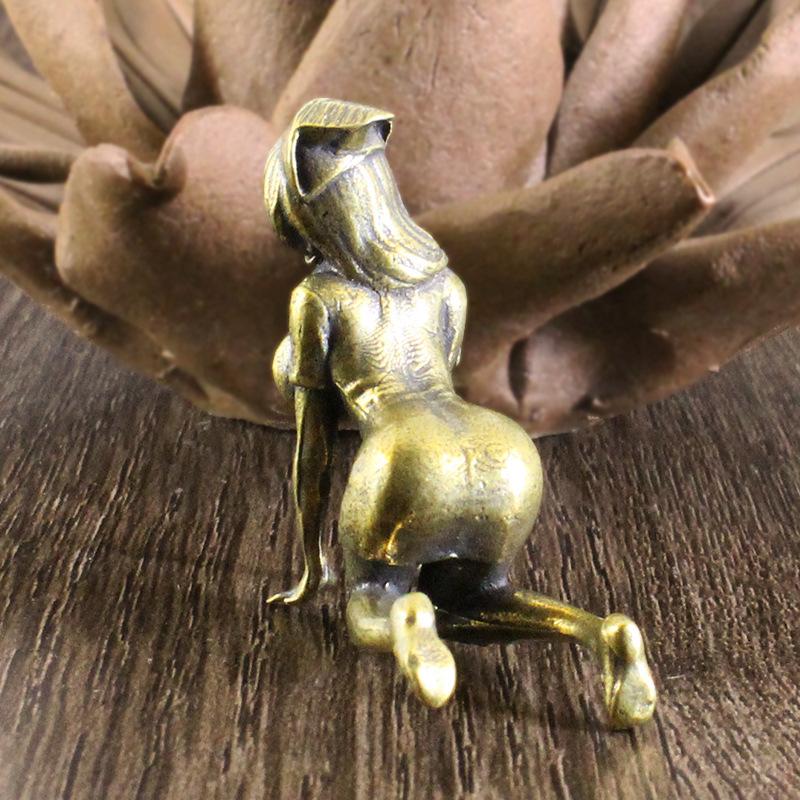 Brass Cupronickel Beauty Action Figures Creative Statuette Figure Kneeling Posture Modeling Desktop Mini Ornament Accessories