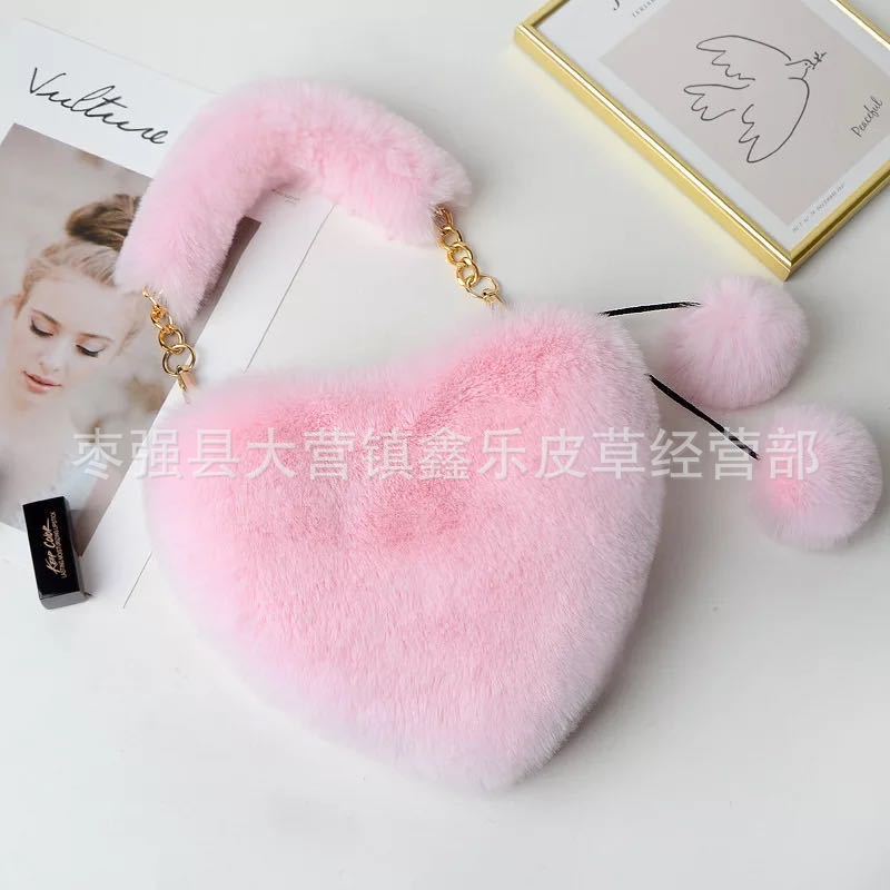 E-commerce, New Handbag Bag, Plush Love Bag, Portable Peach Heart Bag, Chain Bag, Shoulder Messenger Bag.