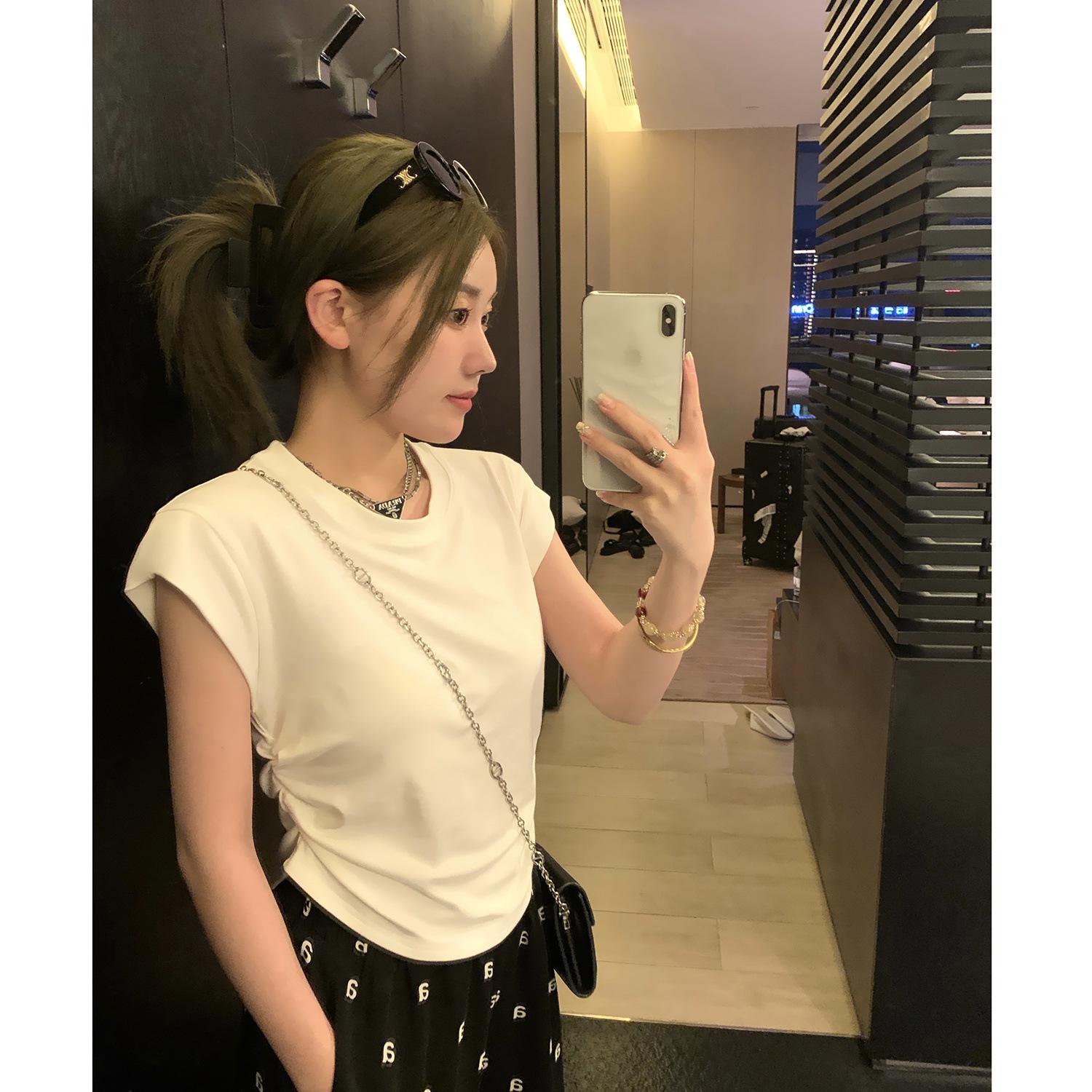 

Women s Summer Two-Piece Set: Waist-Cinching, Casual Wide-Leg Pantsuit with Pleated Design and Age-Reducing New Style Top. S Suggested for up to 90 lbs